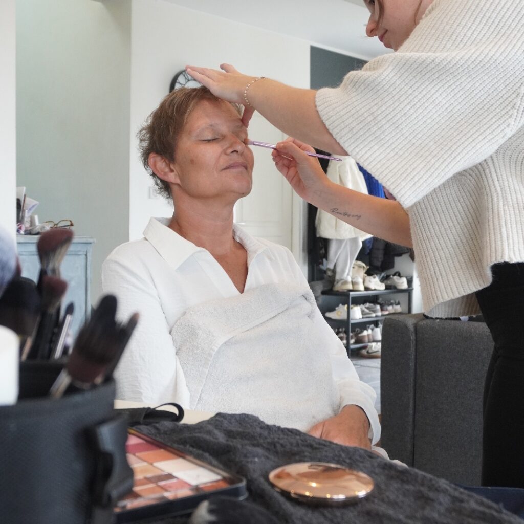Maquillage Invité Mère de famille - Par la makeup artiste Manonh Mua en Normandie.